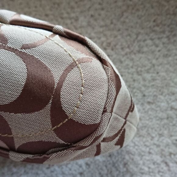 Coach Signature Classic C Bucket Bag - green/Tan color - Picture 12 of 12